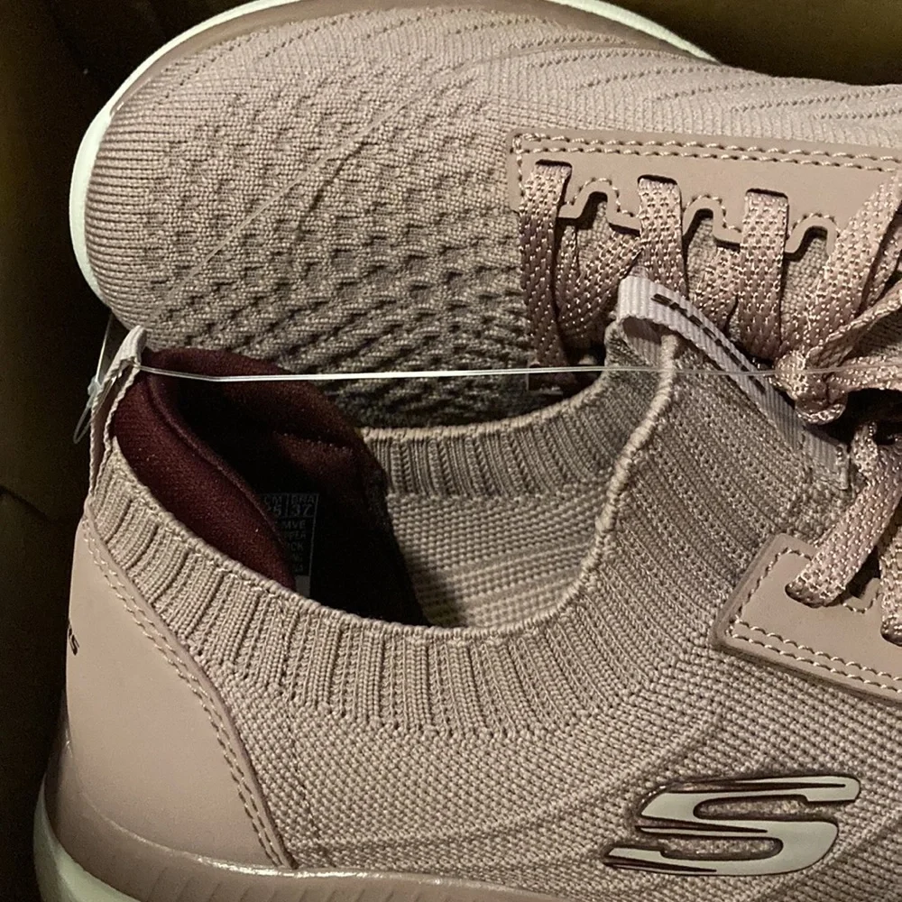 SKECHERS Memory Foam Brand New In Box Beautiful Mauve Color. Machine Washable ♥️ - Picture 7 of 9